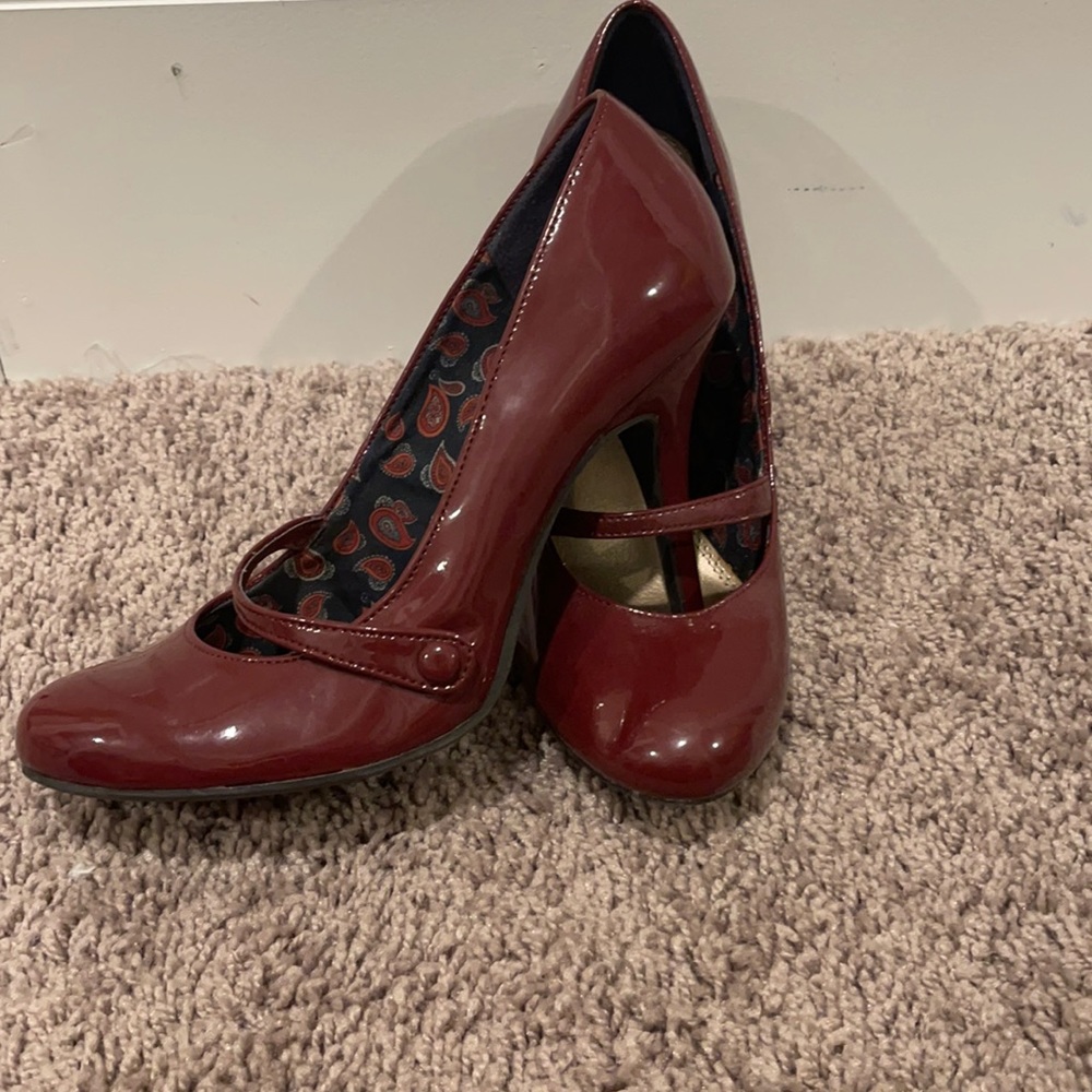 Gently use American eagle high heel shoes.